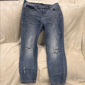 Judy Blue Distressed Ankle Jeans in Classic Blue